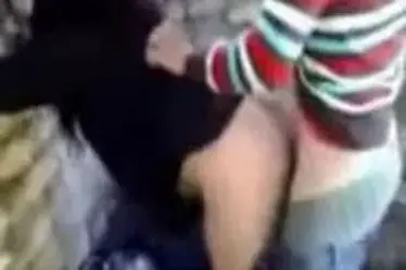 Gadis Cantik Pasrah Goyang Kasur Peraduan Hot