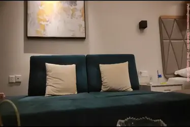 Kemesraan Sejoli Cantik Di Kamar Hotel Kasur